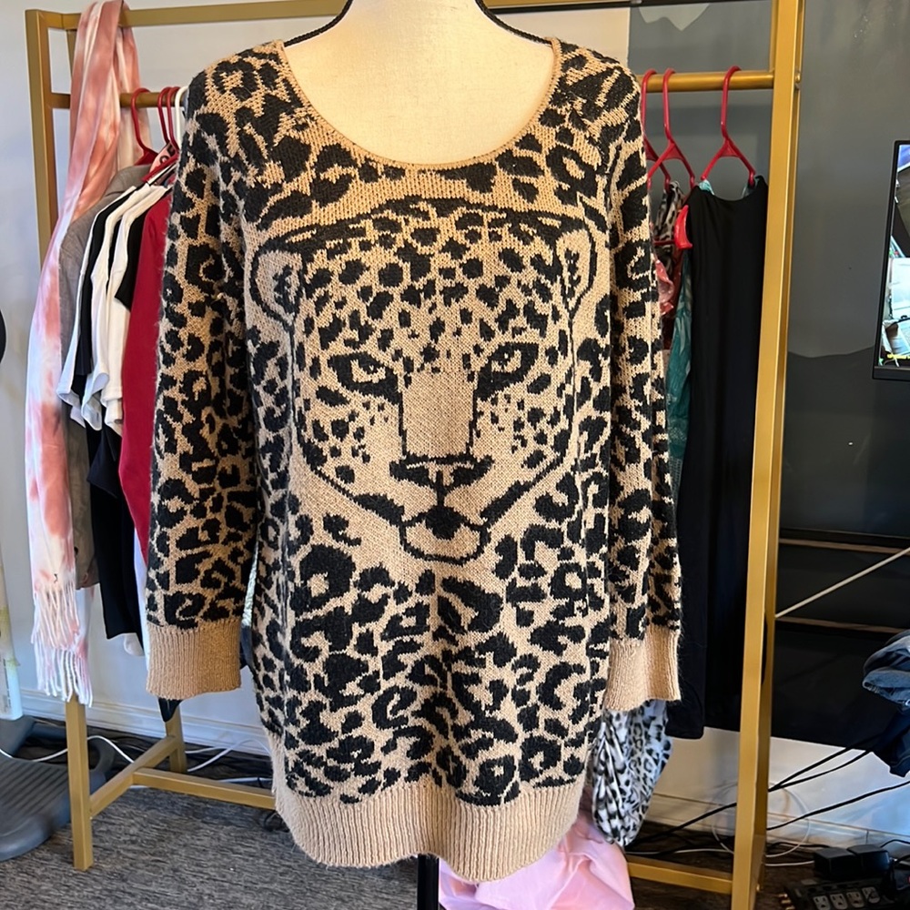 Leopard print oversized knit sweater